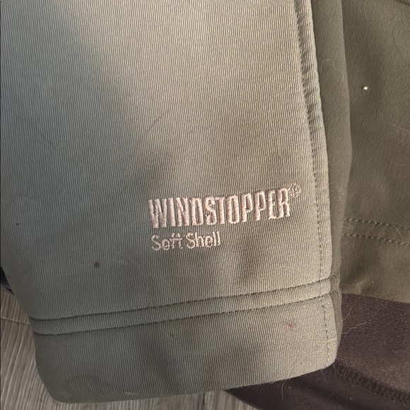 Mountain Hardware Softshell - Picture 2 of 4